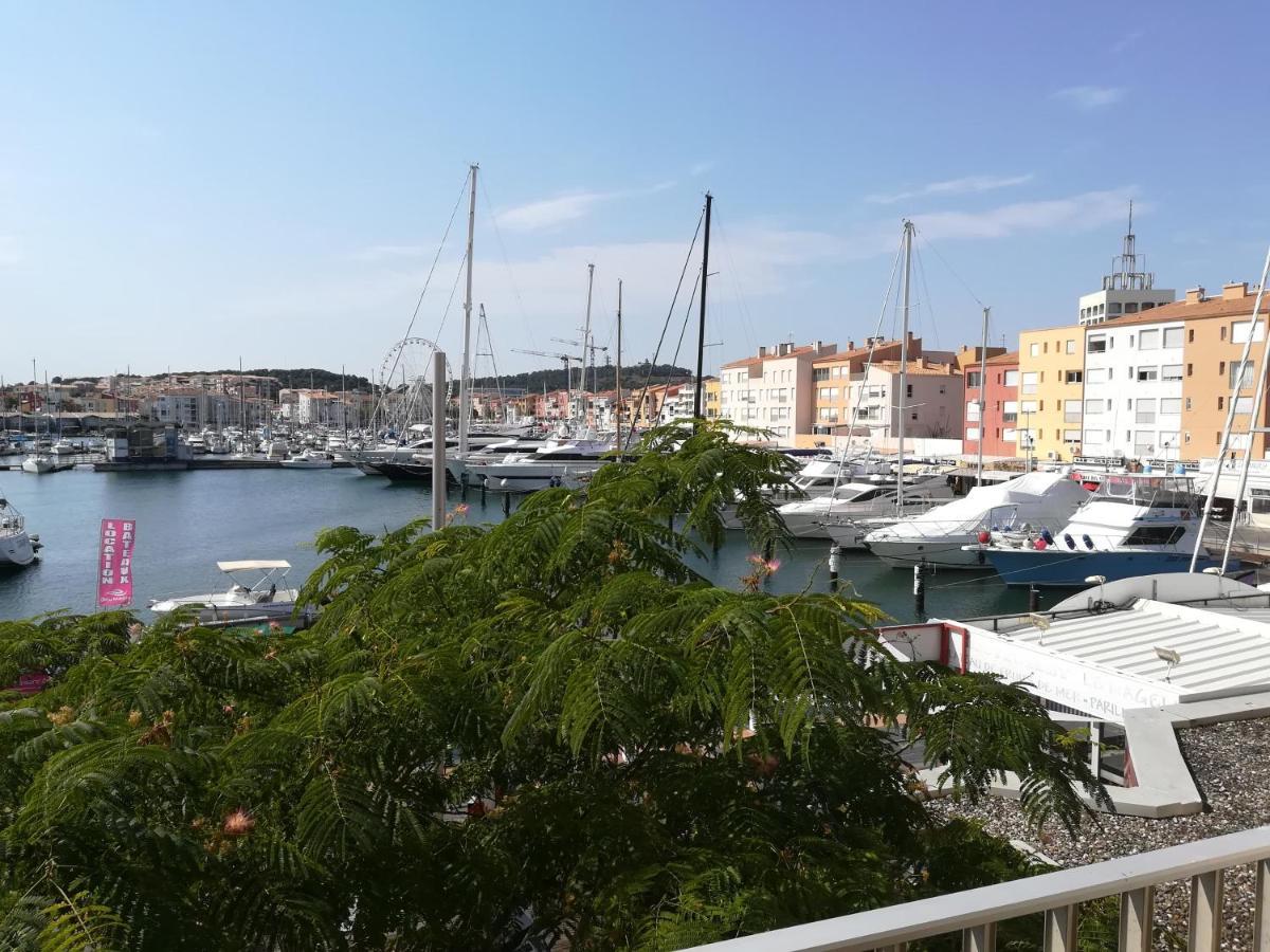 Appartement 1Ere Ligne Vue Port Avec Balcon, Piscine Agde Bagian luar foto