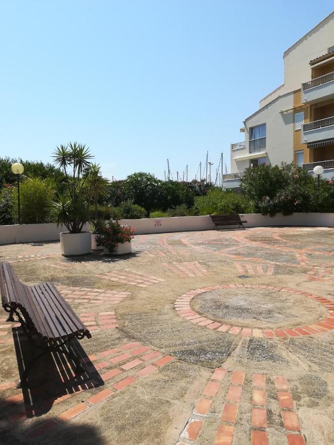 Appartement 1Ere Ligne Vue Port Avec Balcon, Piscine Agde Bagian luar foto
