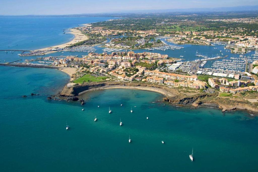 Appartement 1Ere Ligne Vue Port Avec Balcon, Piscine Agde Bagian luar foto