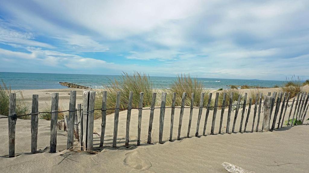 Appartement 1Ere Ligne Vue Port Avec Balcon, Piscine Agde Bagian luar foto